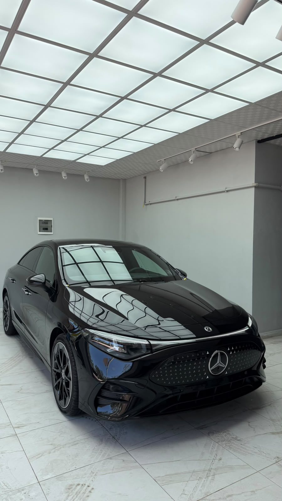 Denizli'de PPF kaplama uygulanmış siyah Mercedes EQE